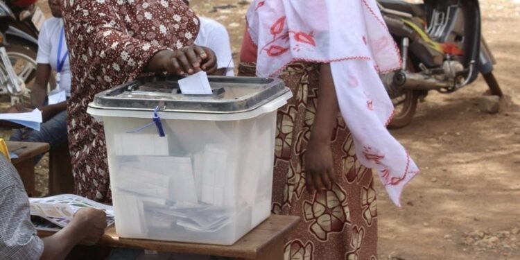 بنين تبدأ فرز الأصوات بعد انتخابات تشريعية ومحلية وسط ترقب النتائج