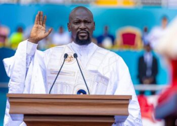 الاتحاد الأفريقي ينهي عزلة غينيا بعد أربع سنوات ويعيدها إلى صفوفه