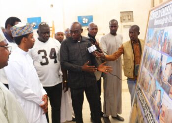 Tchad : Le Ministre de la Communication en visite au centre émetteur de la RNT à Gredia