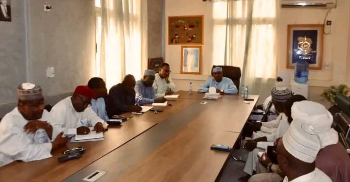 N&rsquo;djamena : Le Maire Senoussi Hassana Abdoulaye échange avec les transporteurs de marchandises