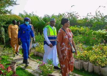 ​N&rsquo;Djaména : Le Maire Senoussi Hassana Abdoulaye mise sur la pépinière « Les Doigts Verts »