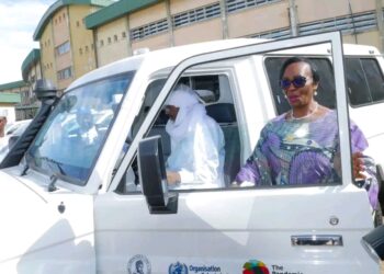 Tchad : Le ministre de la Santé réceptionne des ambulances, des véhicules tout-terrain et des équipements médicaux