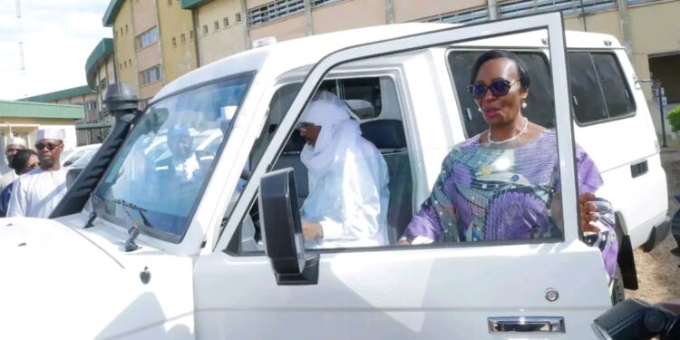 Tchad : Le ministre de la Santé réceptionne des ambulances, des véhicules tout-terrain et des équipements médicaux