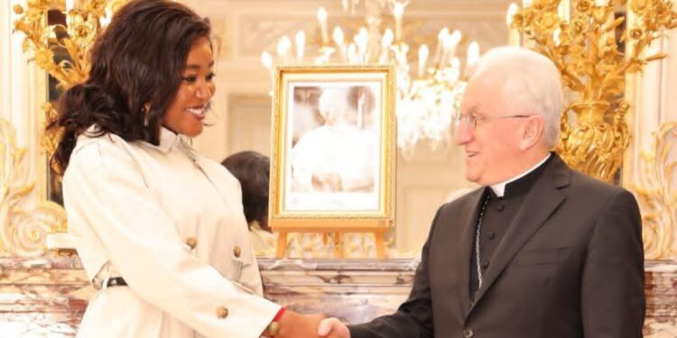 ​Diplomatie : Renforcement des liens entre le Tchad et le Saint-Siège à Paris