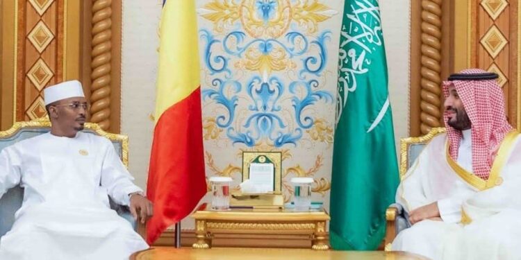 المشير محمد إدريس ديبي إتنو يؤكد دعم تشاد للسعودية في اتصال هاتفي مع ولي العهد