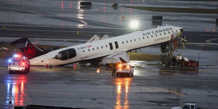États-Unis : Deux pilotes perdent la vie dans un accident impliquant un avion et un véhicule de pompiers
