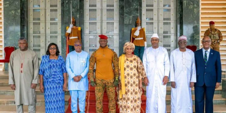 ​Burkina Faso : Le Capitaine Ibrahim Traoré mobilise les partenaires autour de la souveraineté sanitaire