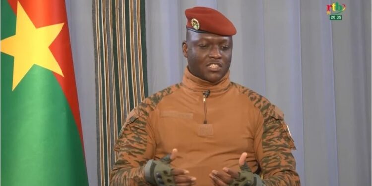 Burkina Faso : Le Capitaine Ibrahim Traoré dresse le bilan d&rsquo;une année de « Révolution »