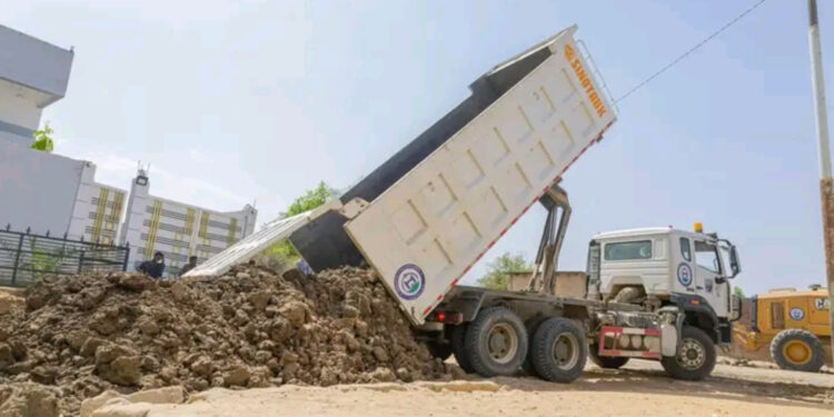 N&rsquo;Djamena : La Mairie Centrale poursuit les travaux de curage et de reprofilage dans le 10e arrondissement