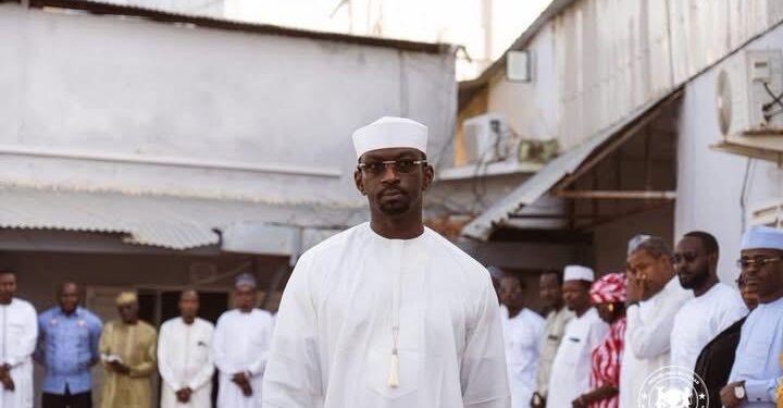 Hommage national : le ministre Nair Abakar préside la mise en berne du drapeau