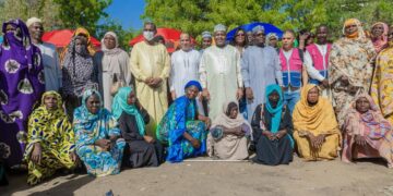 ​N’Djaména : La commune reçoit 100 étals de Qatar Charity pour les vendeuses du marché Al Afia