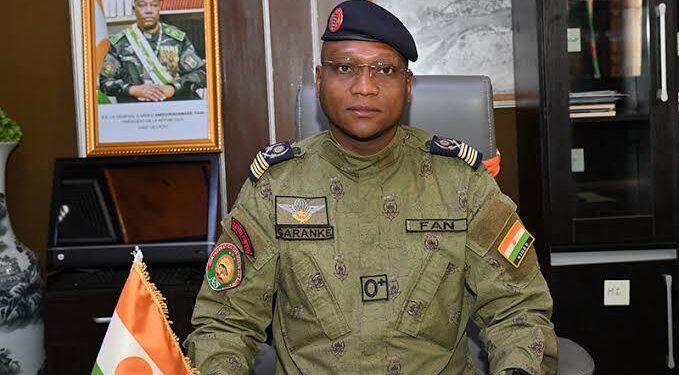 Niger : 5 000 FCFA d&rsquo;amende contre les crachats et le tabac à Niamey