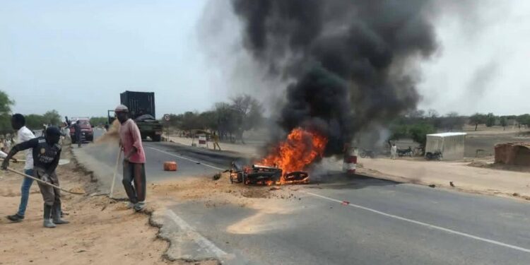 N’Djaména : Un accident de la route mortel près de Toukra cause l’embrasement d’une moto