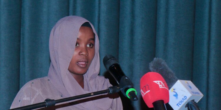 Tchad : l’écrivaine Soukary Idriss Abderamane Dicko dédicace son ouvrage « Mon père, Ma Boussole »