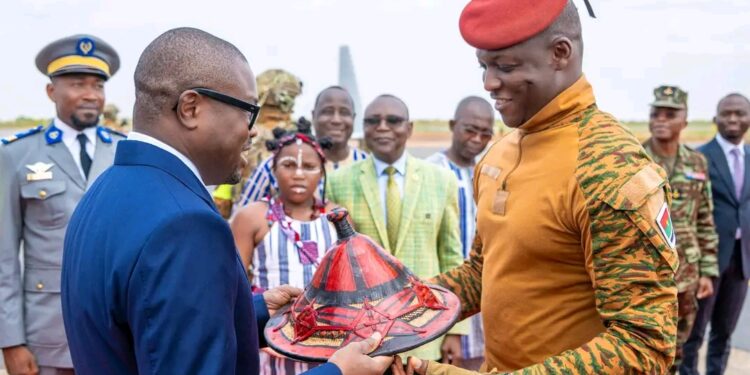 Burkina Faso : Le Président béninois accueilli avec honneurs de Ouagadougou