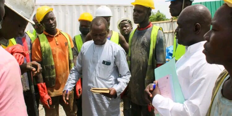 Tchad : Le Ministère de l’Eau et de l’Énergie évalue l’avancement de la centrale photovoltaïque de Bongor