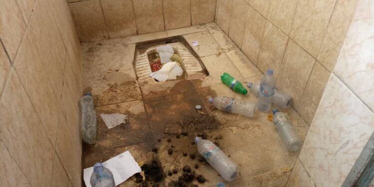 Tchad : Entre manque d&rsquo;entretien et incivisme, le défi de la propreté des toilettes dans les institutions publiques