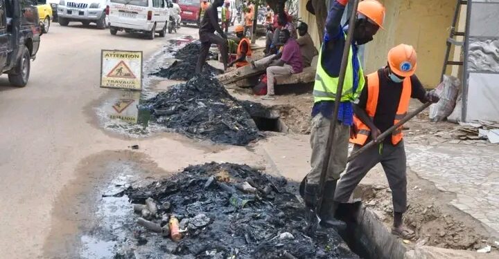 N’Djaména : La commission de contrôle intensifie le suivi des travaux de curage des caniveaux