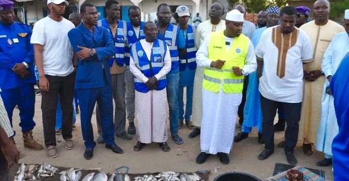 N’Djaména : Sensibilisation à la propreté urbaine, le Maire Senoussi Hassana Abdoulaye au Canal des Jardiniers