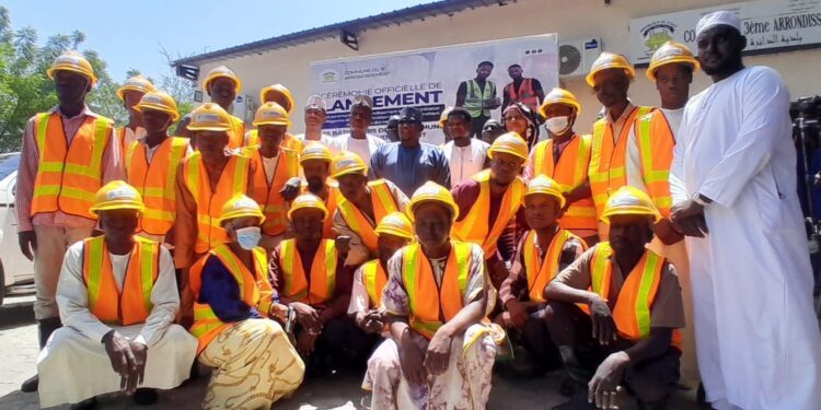N’Djaména : Le 3ᵉ arrondissement lance le programme « Les Bâtisseurs » pour former les jeunes aux métiers du pavage