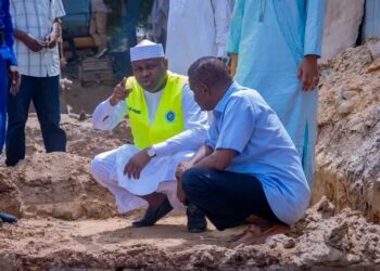 N’Djaména : Vaste opération de curage des canaux sur l’avenue Djibrine Kherallah pour prévenir les inondations