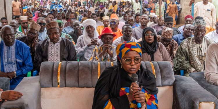 Mayo-Kebbi Est : Naufrage sur le Chari, Dr Ramatou Mahamat Houtouin apporte le soutien de l’État aux familles des victimes à Fianga