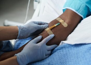 Tchad : La dépigmentation par perfusion, une pratique en expansion et ses risques