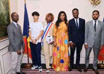À Paris, Amina Priscille Longoh reçoit l&rsquo;adjointe au maire de Courbevoie, une originaire du Tchad