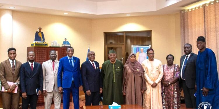 Tchad : Le Président du Sénat reçoit le rapport de la mission parlementaire en Libye