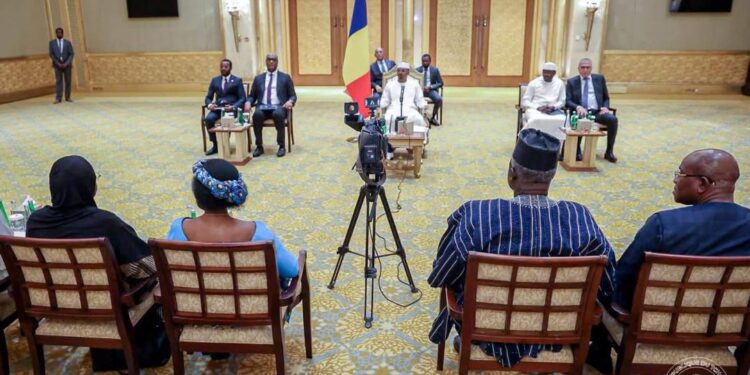 Diplomatie : Le Président Mahamat Idriss Déby Itno échange avec les ambassadeurs africains aux Émirats Arabes Unis