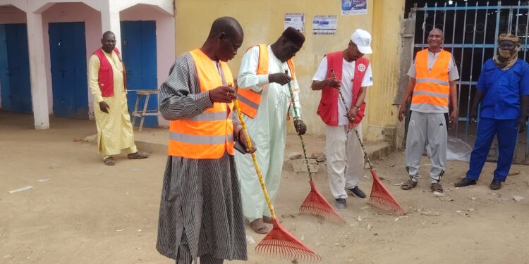 Batha : la commune d’Ati et la Croix-Rouge du Tchad unissent leurs efforts pour une vaste journée de salubrité