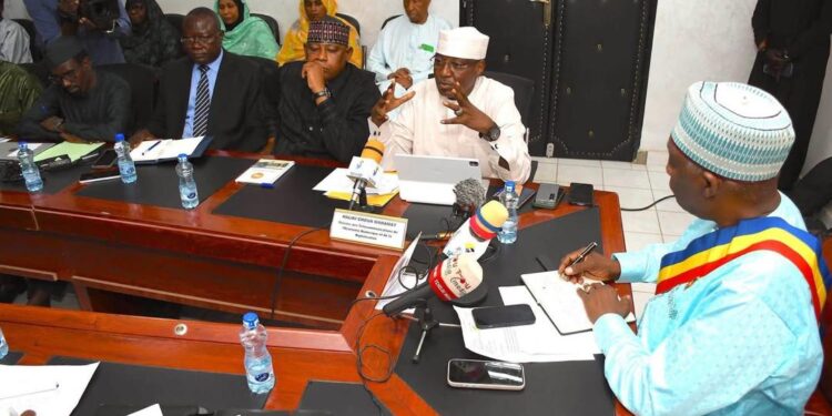 Tchad : Le ministre Haliki Choua Mahamat présente les avancées et défis du numérique devant le CESCE