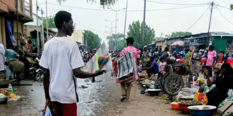 N’Djaména : Voies publiques, pourquoi l’interdiction d’occuper les routes peine-t-elle à être respectée ?