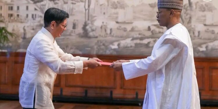 Diplomatie : le nouvel ambassadeur du Tchad aux Philippines présente ses lettres de créance