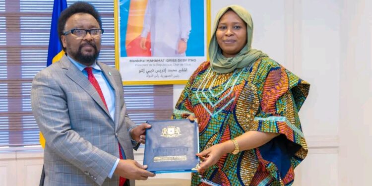 Diplomatie : le nouvel ambassadeur de Somalie au Tchad présente les copies figurées de ses lettres de créance